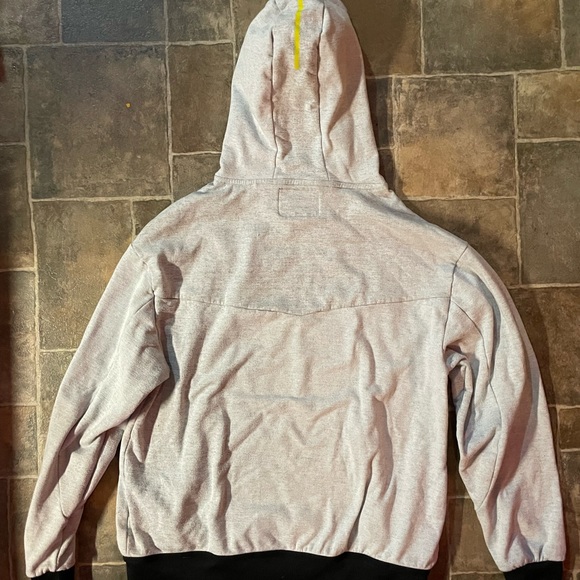 Hoodie for men size med. front pocket with zippers. Grey & hint of yellow - Picture 3 of 6
